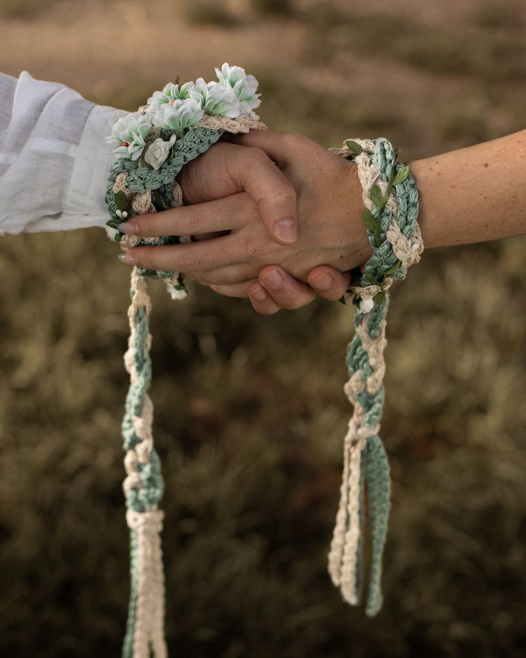 Corda handfasting in pizzo e fiori acquamarina all'uncinetto per rinnovo promesse o matrimonio boho